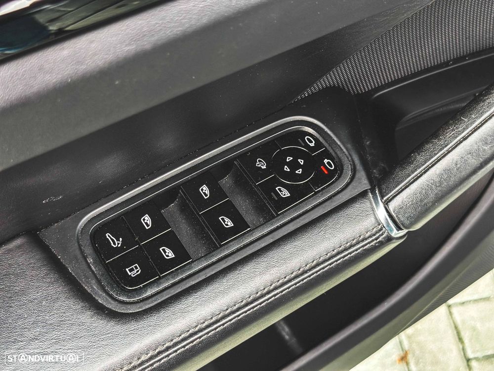 Porsche Cayenne Coupé E-Hybrid - 33