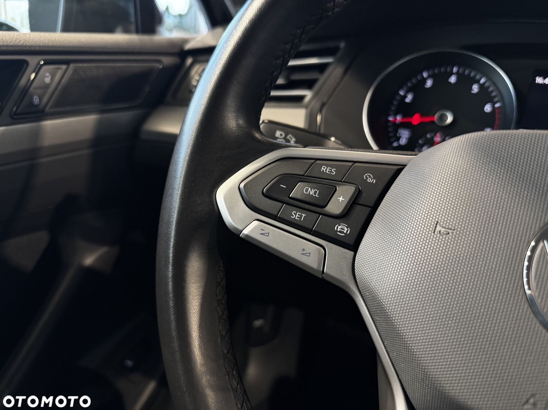 Volkswagen Passat - 20