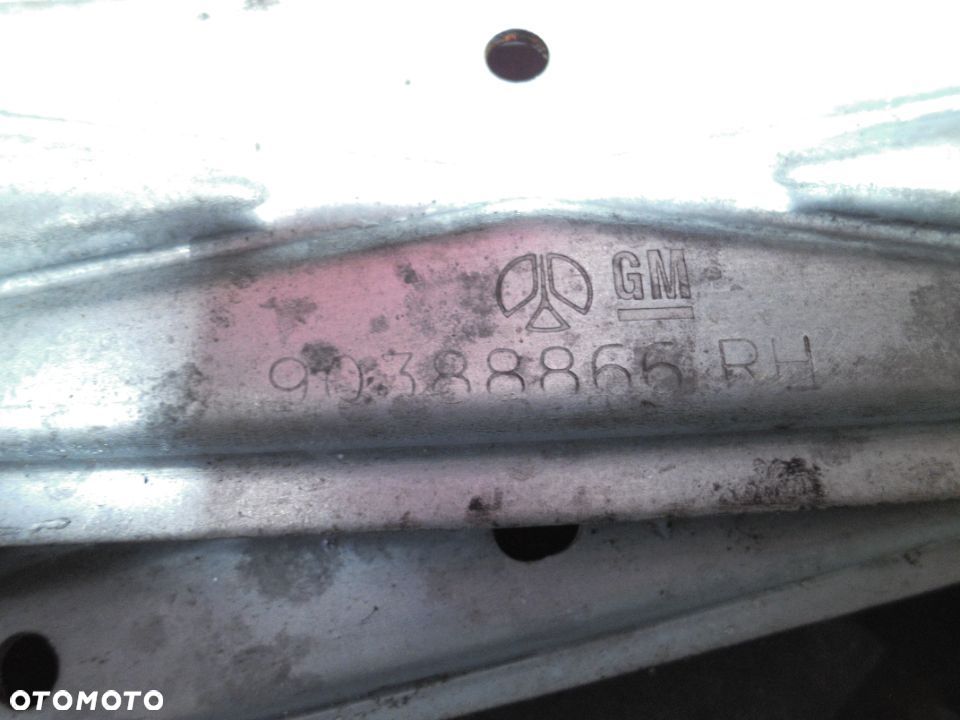 MECHANIZM SZYBY PRAWY OPEL CORSA B 3D 90388866 - 2