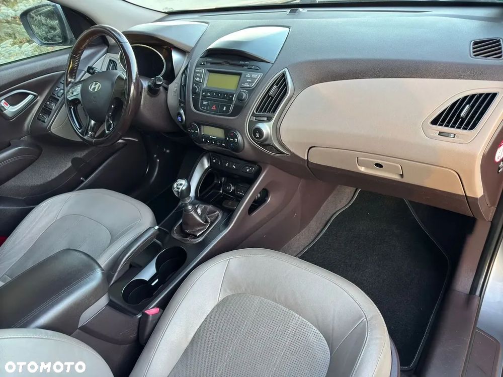 Hyundai ix35 1.6 2WD Fifa World Cup Edition - 18