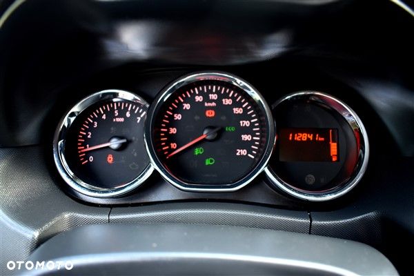 Dacia Duster 1.2 TCe Celebration S&S EU6 - 33