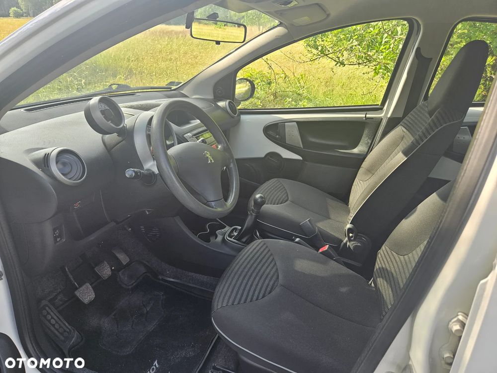 Peugeot 107 1.0 Trendy - 11