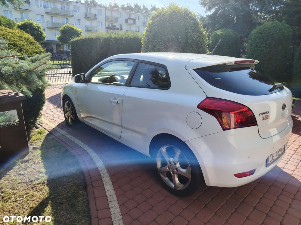 Kia Ceed - 9