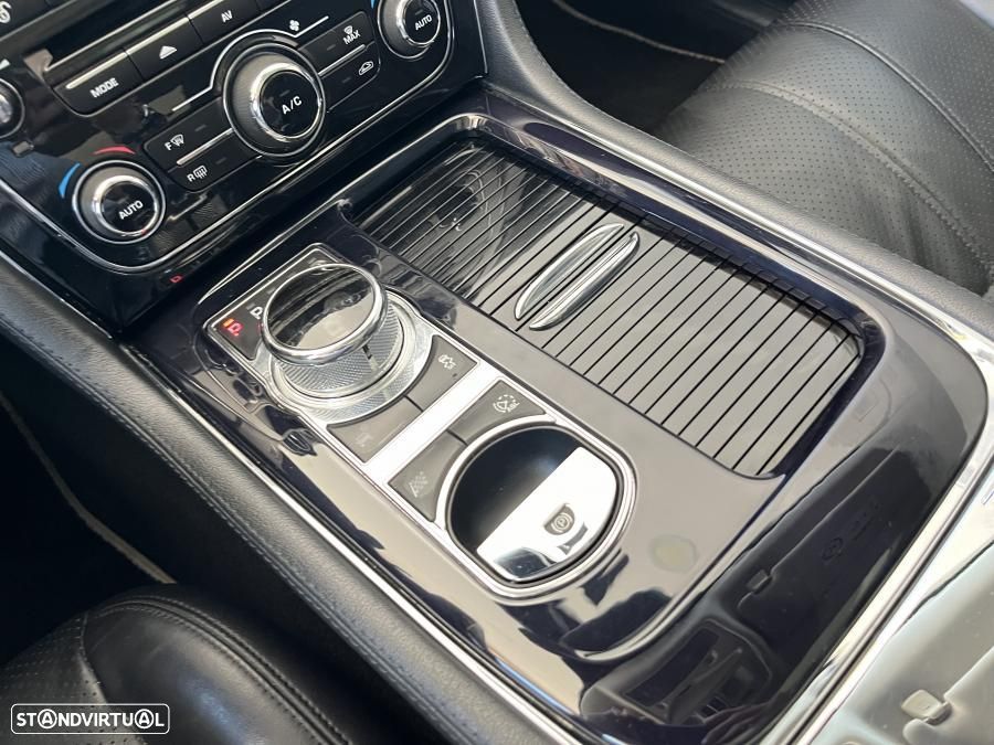 Jaguar XJ 3.0 D V6 Premium Luxury - 46