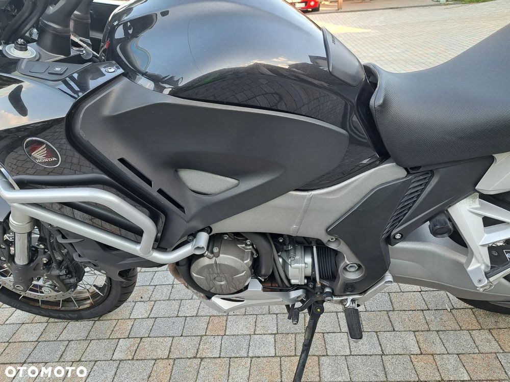 Honda VFR - 12