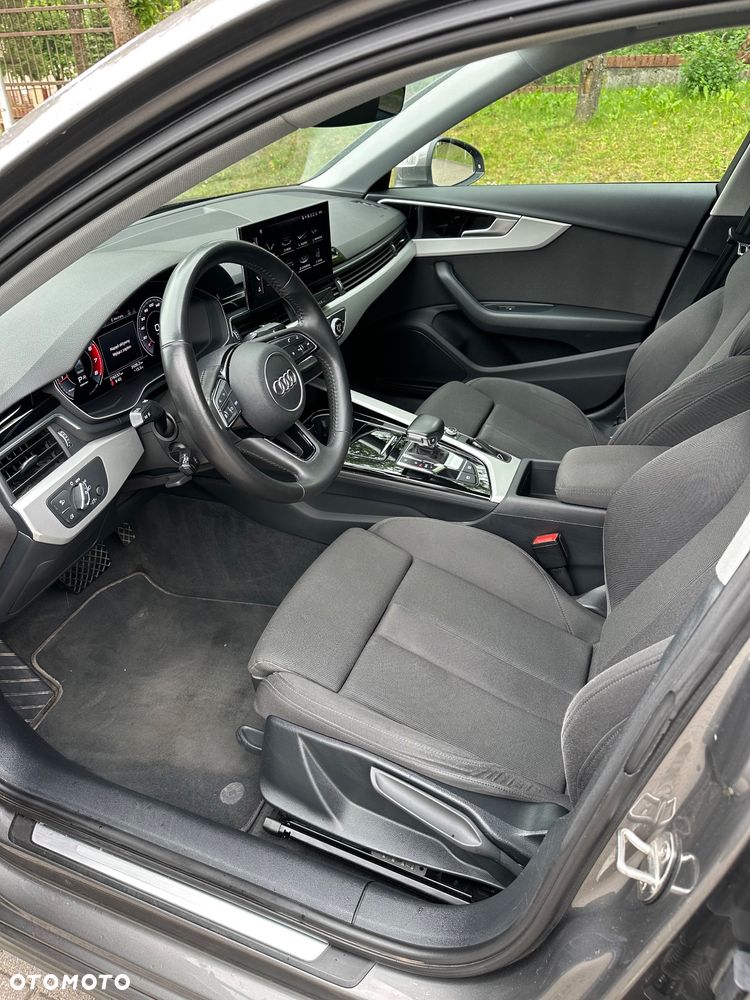 Audi A4 Limousine 35 TFSI S tronic design - 13