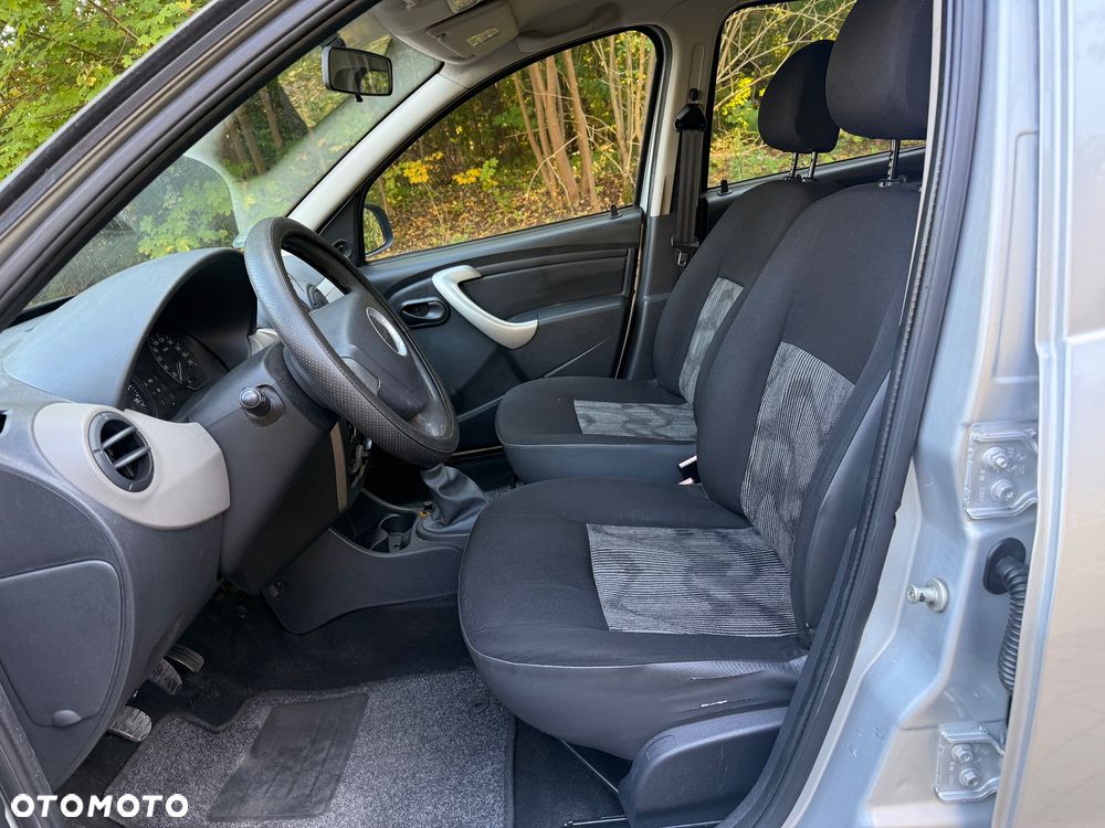 Dacia Sandero - 8