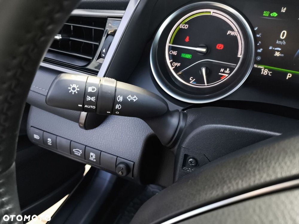 Toyota Camry 2.5 Hybrid Comfort CVT - 26