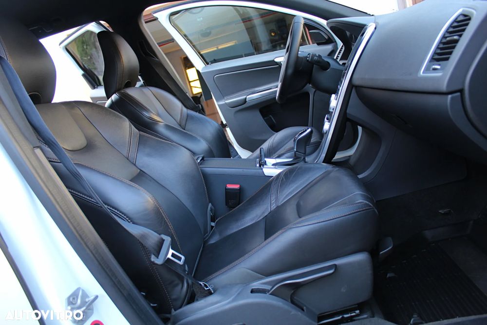 Volvo XC 60 D4 Geartronic Summum - 14