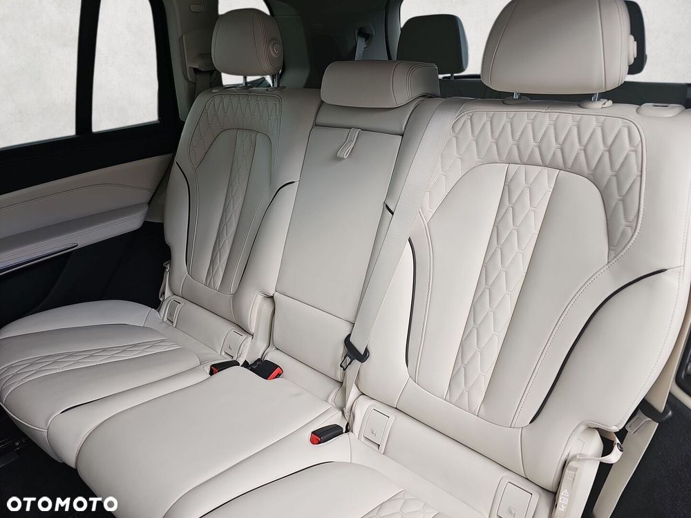 BMW X7 xDrive40d mHEV - 28