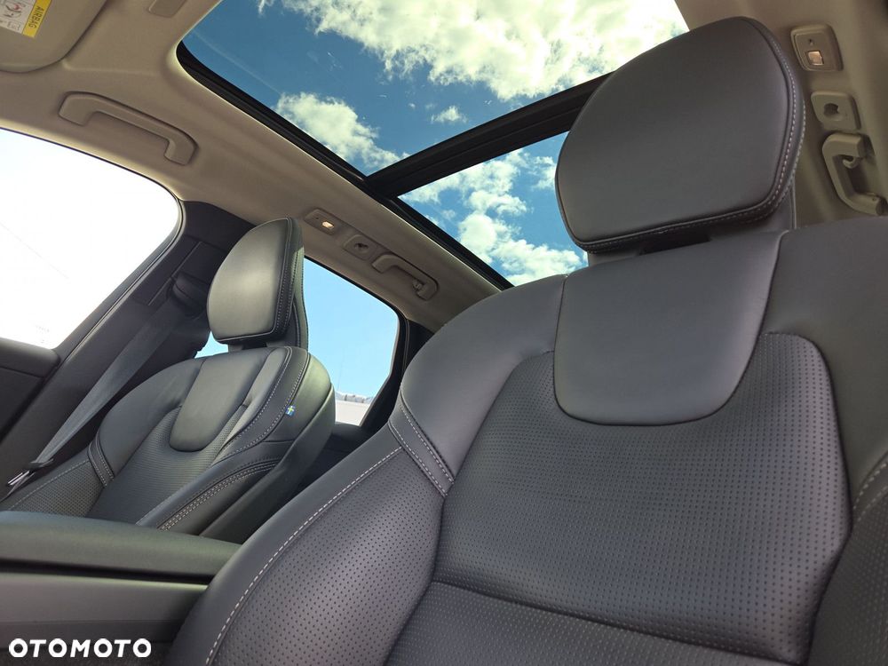 Volvo XC 60 T6 Plug-In Hybrid AWD Ultra Bright - 22