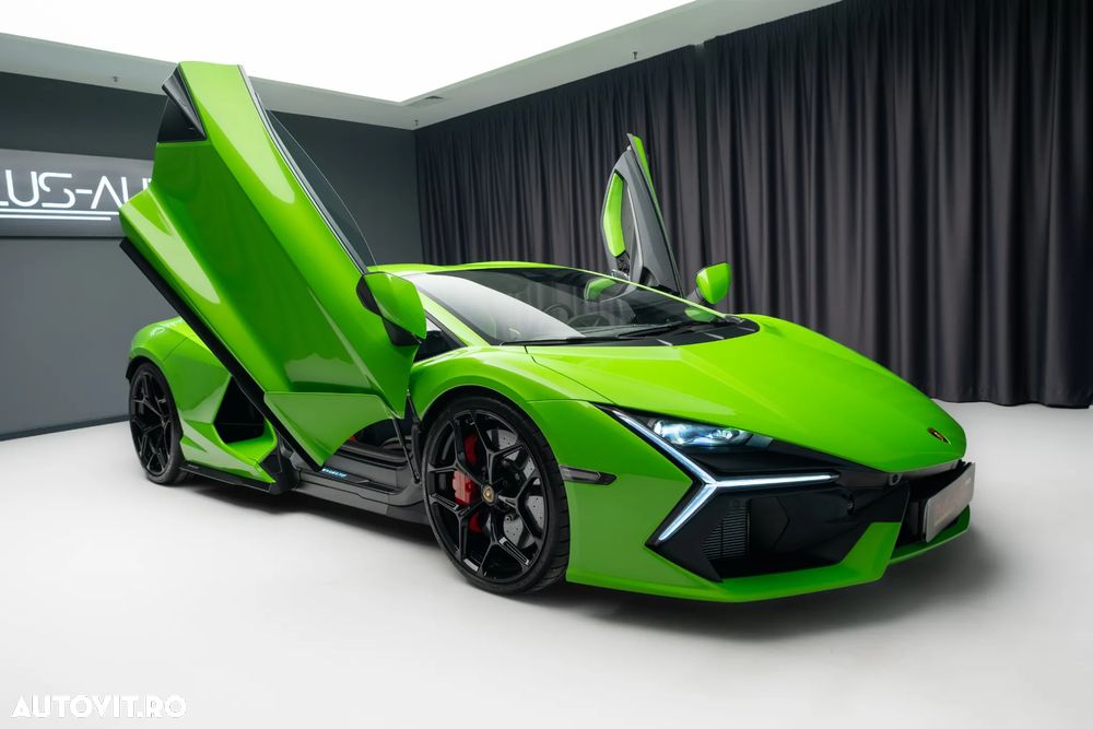 Lamborghini Revuelto