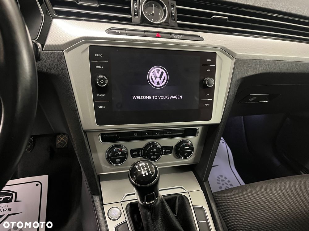 Volkswagen Passat 2.0 TDI BMT Highline - 25