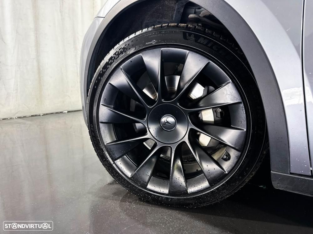 Tesla Model Y Long Range Dual Motor AWD - 57