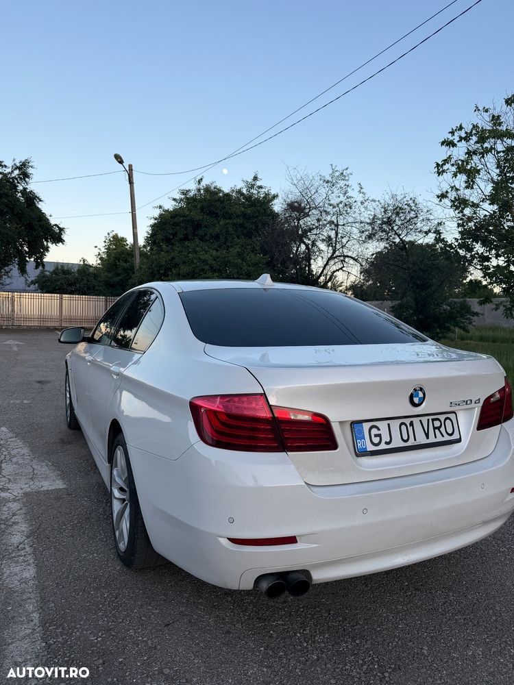 BMW Seria 5 520d AT - 4