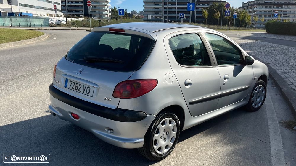 Peugeot 206 1.1 Color Line - 10