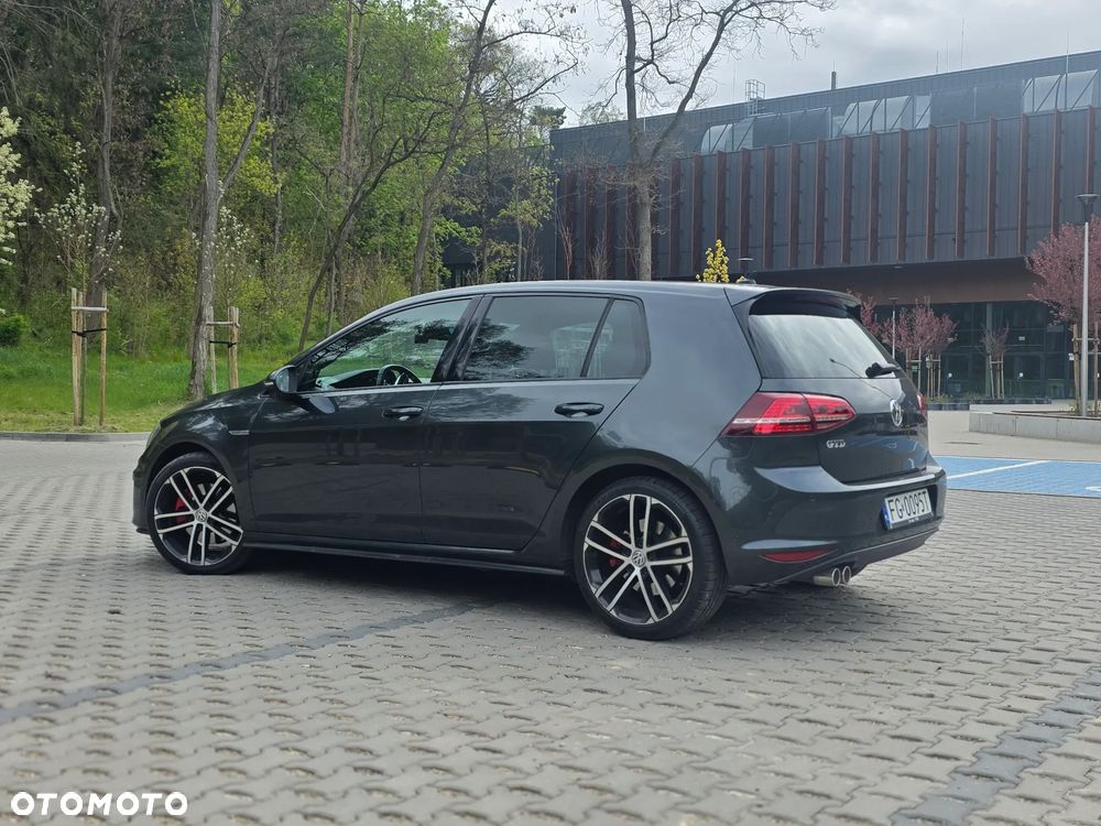 Volkswagen Golf 2.0 TDI BMT GTD - 24