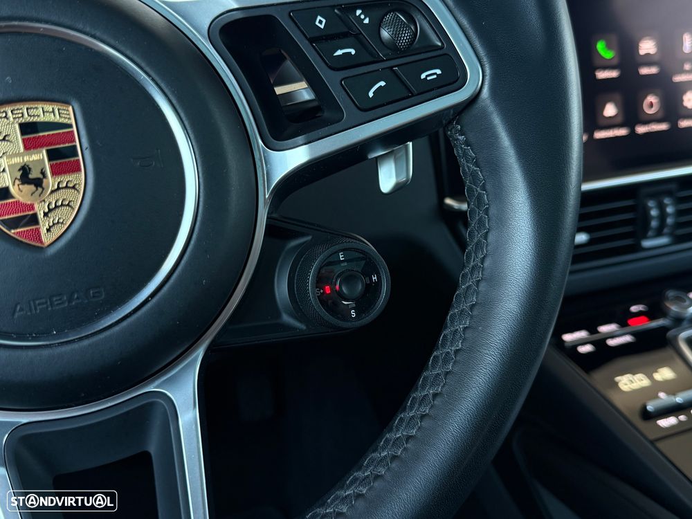 Porsche Cayenne - 26