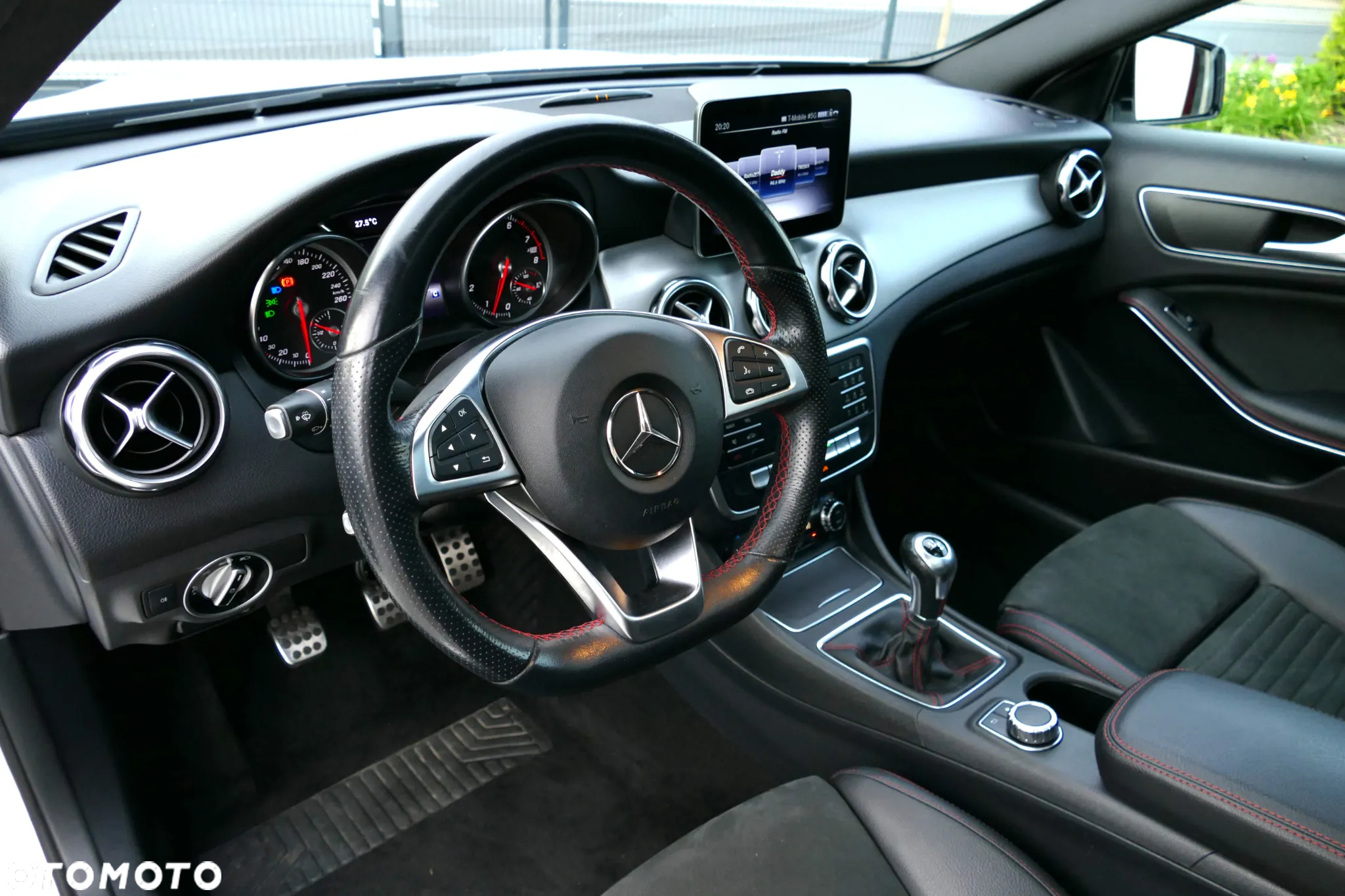 Mercedes-Benz GLA 200 AMG Line - 23