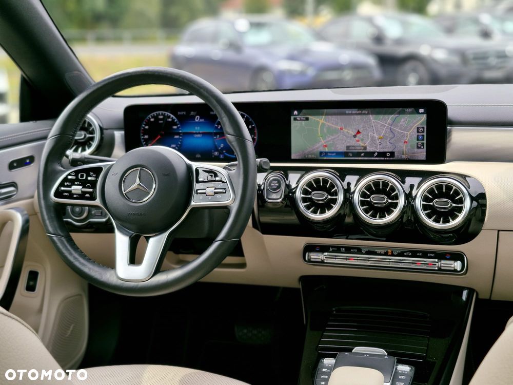 Mercedes-Benz CLA 200 Progressive 7G-DCT - 9