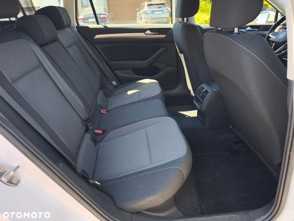 Volkswagen Passat 1.5 TSI OPF DSG Conceptline - 25