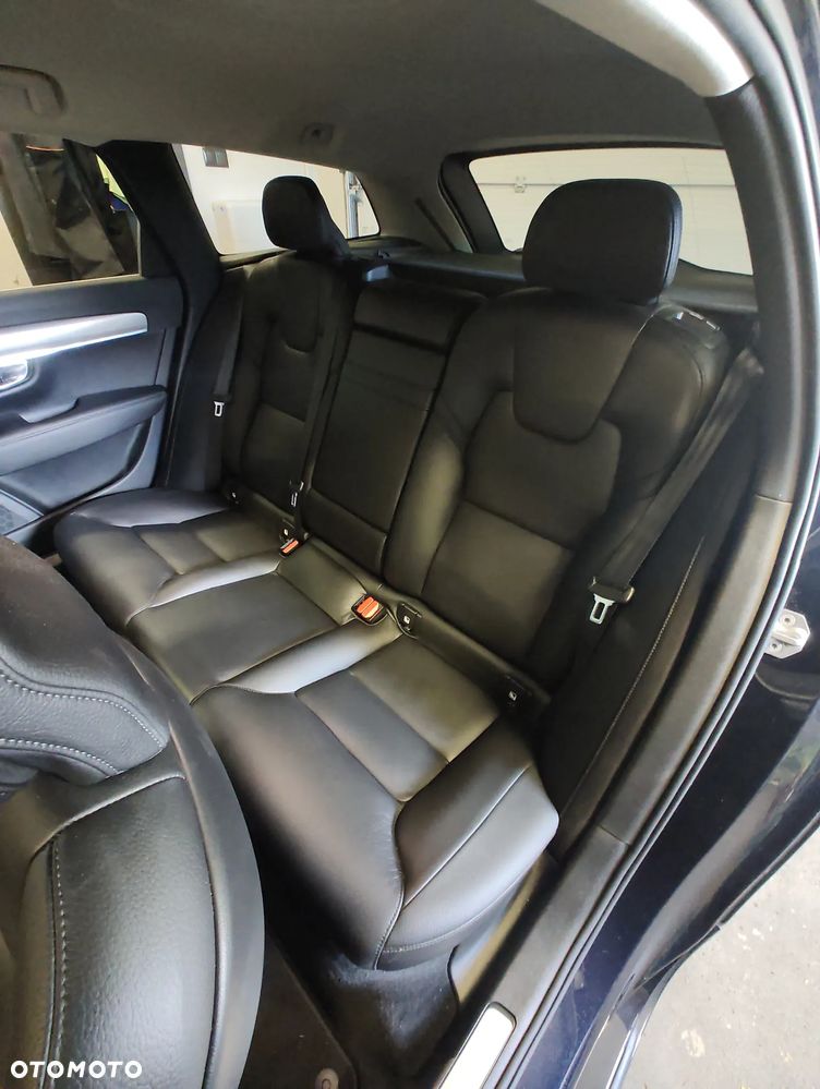 Volvo V90 D3 SCR Momentum Pro - 11