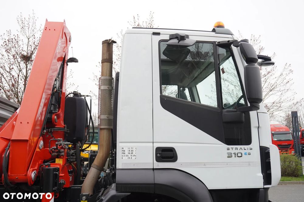 Iveco Stralis 19.310 E6 4x2 / Fassi F155A.0.22 / 690 MTH! / pilot / NOWA 3-stronna wywrotka - 22