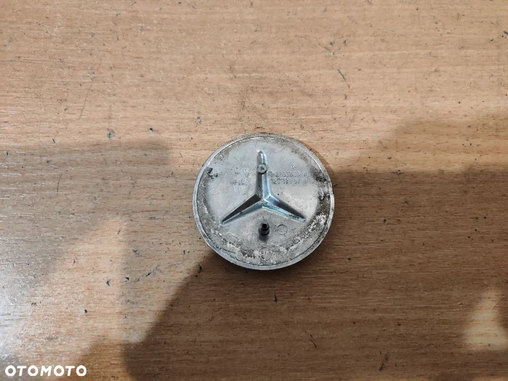 Emblemat Mercedes W220 przód 1298880110 - 3
