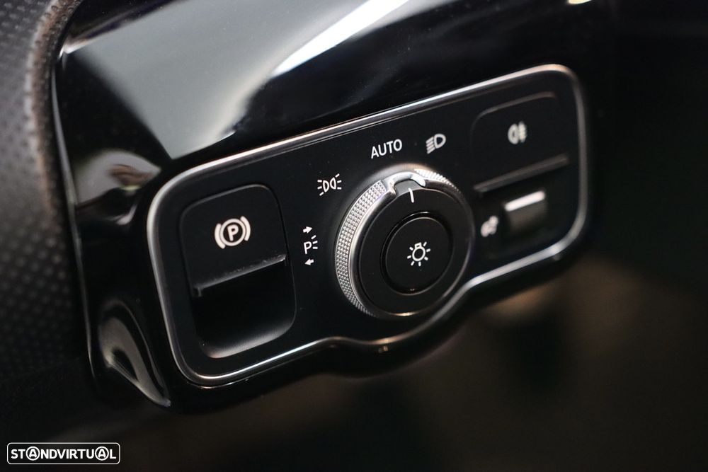 Mercedes-Benz A 180 d 7G-DCT AMG Line - 8