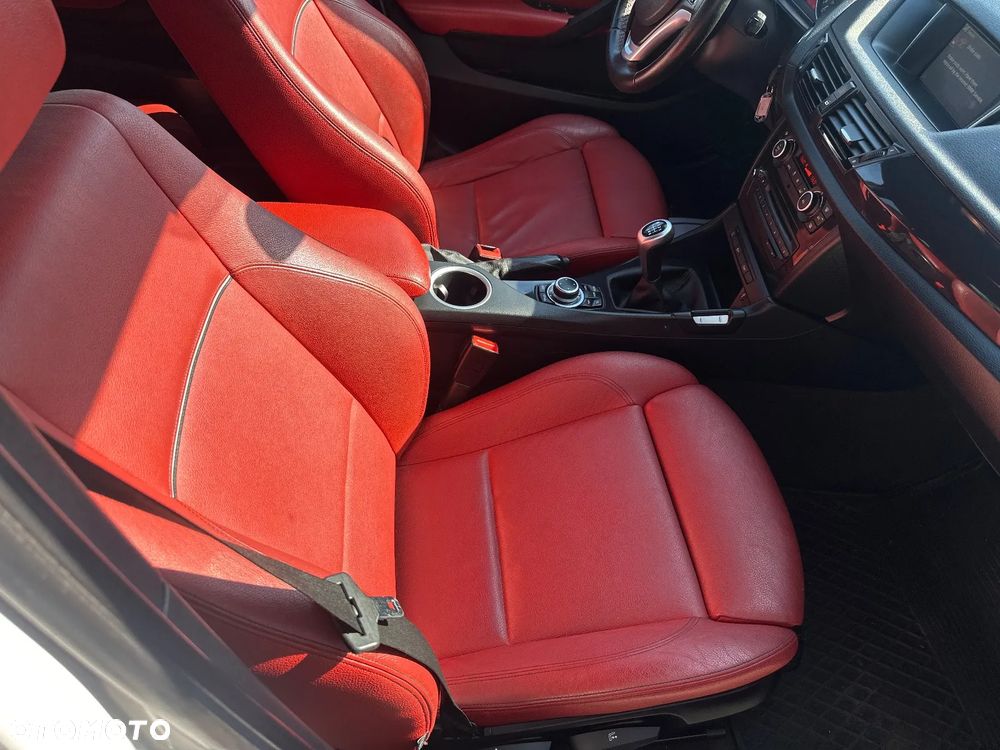 BMW X1 sDrive18d xLine - 21
