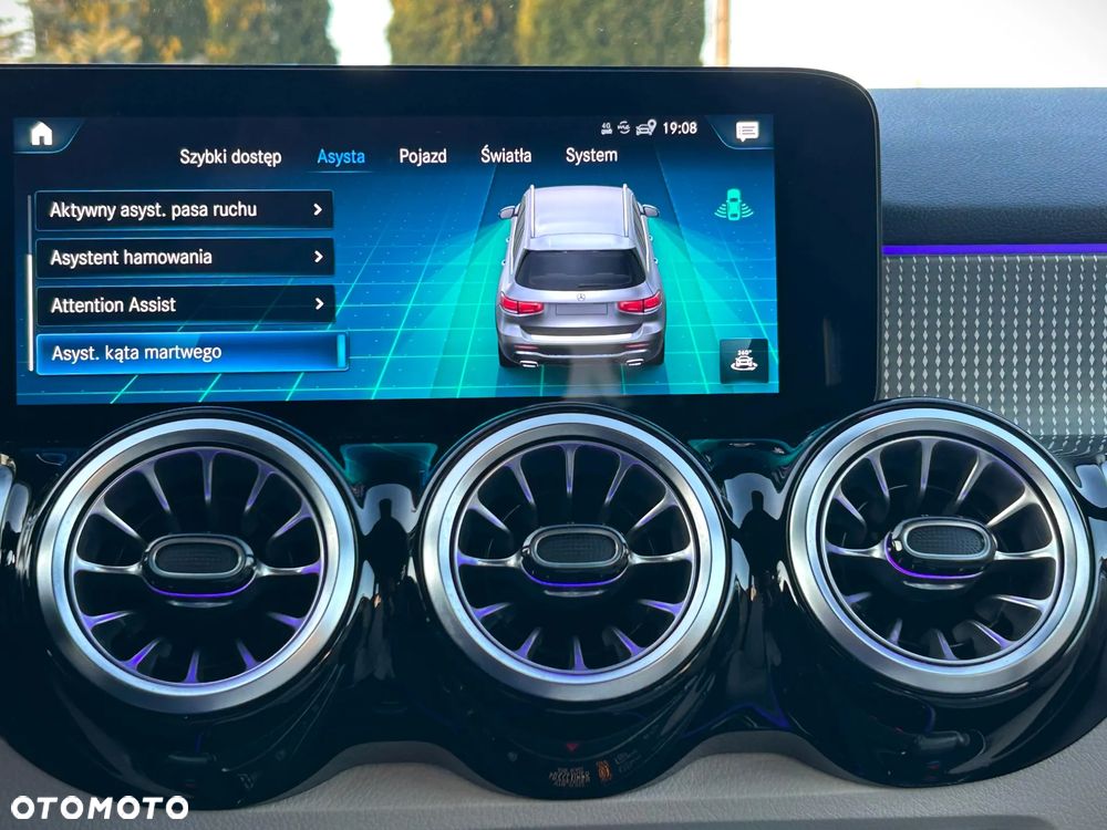 Mercedes-Benz GLB - 27