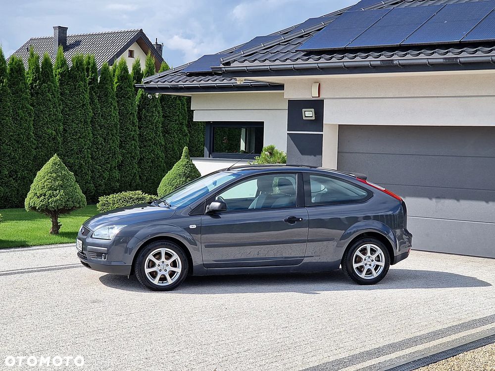 Ford Focus 1.6 16V Ambiente - 1