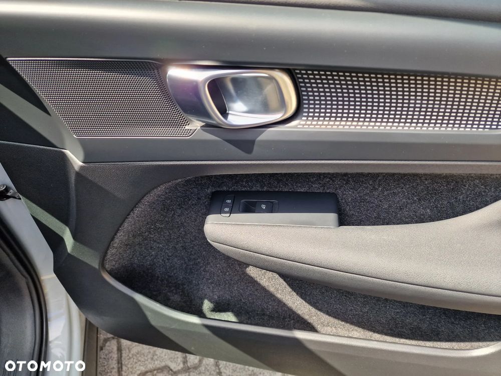 Volvo XC 40 B3 Core - 34