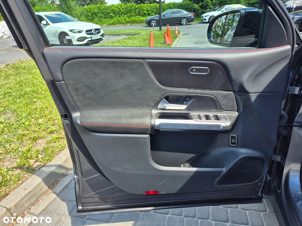Mercedes-Benz GLB 200 AMG Line 7G-DCT - 9