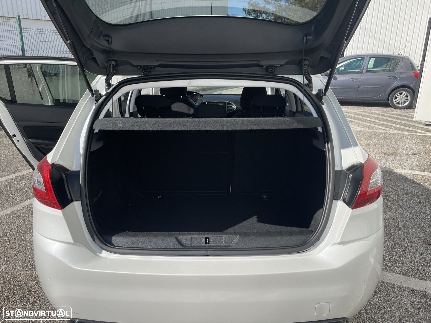 Peugeot 308 1.6 BlueHDi Style - 14