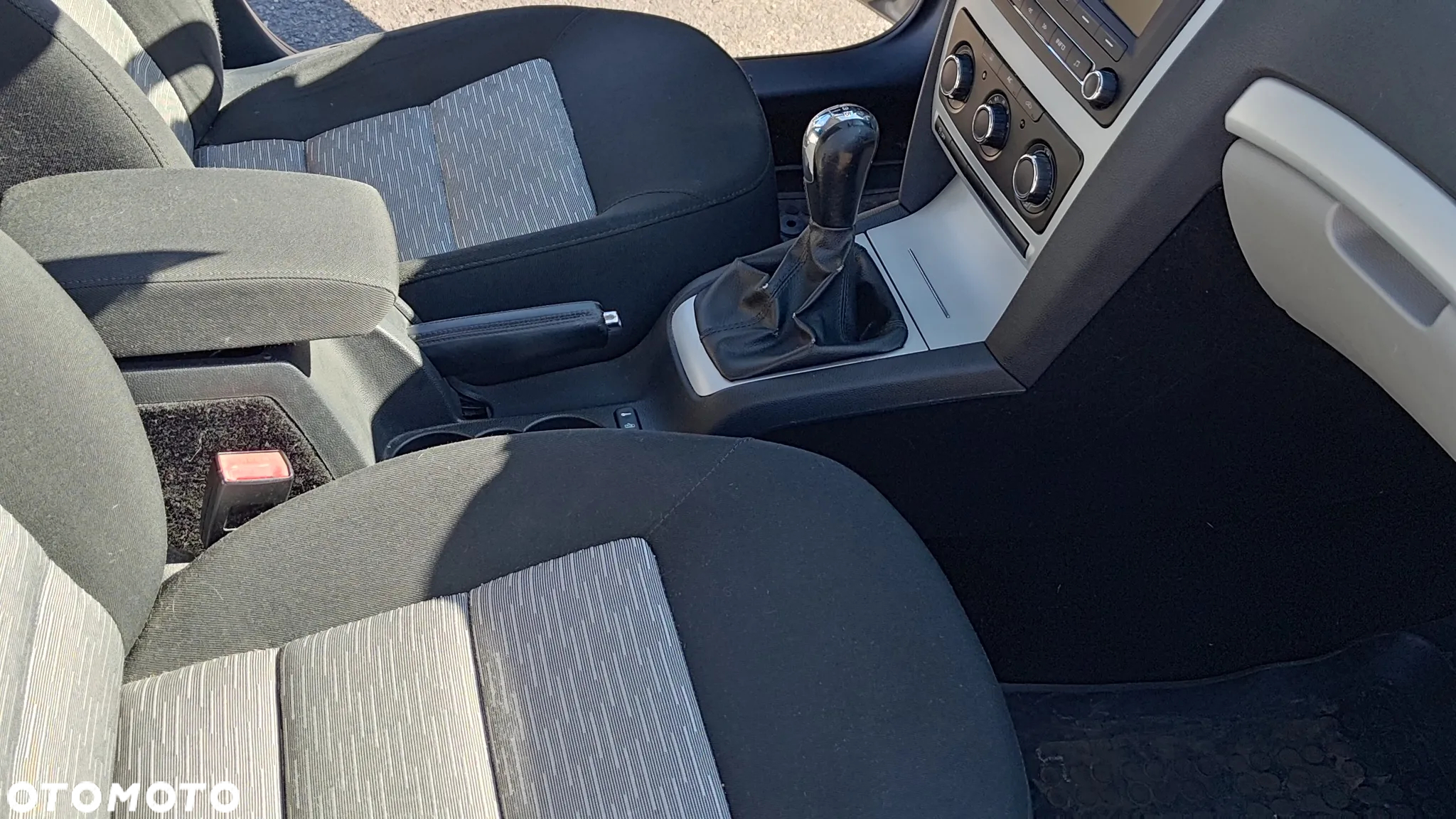 Skoda Octavia 1.6 Ambiente - 20