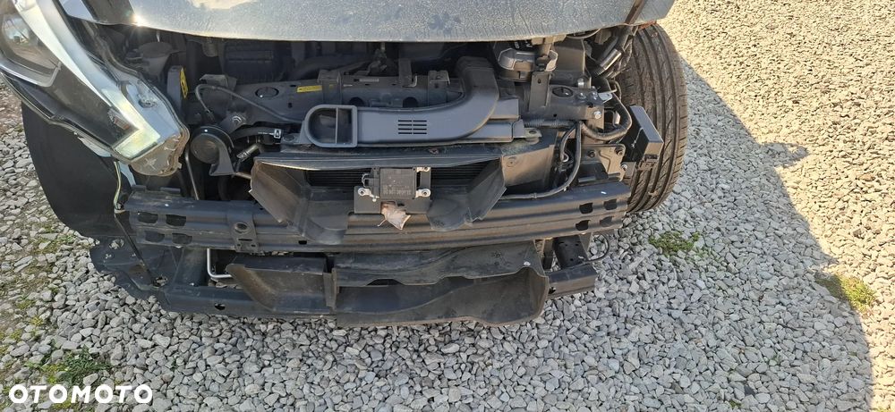 Nissan Micra 1.0 Visia Plus - 10