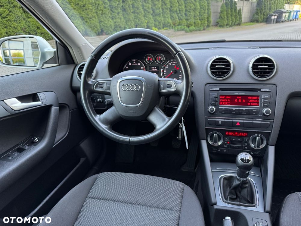 Audi A3 Sportback 1.6 Ambiente - 26