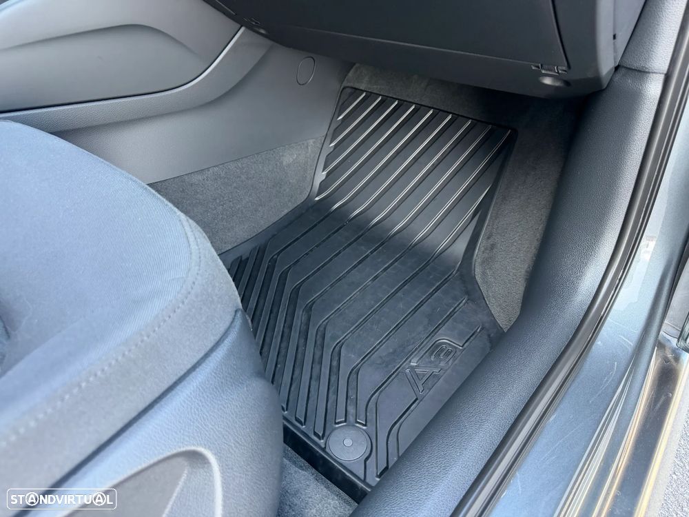 Audi A3 Sportback 1.6 TDI Advance Ultra — fotografia 40