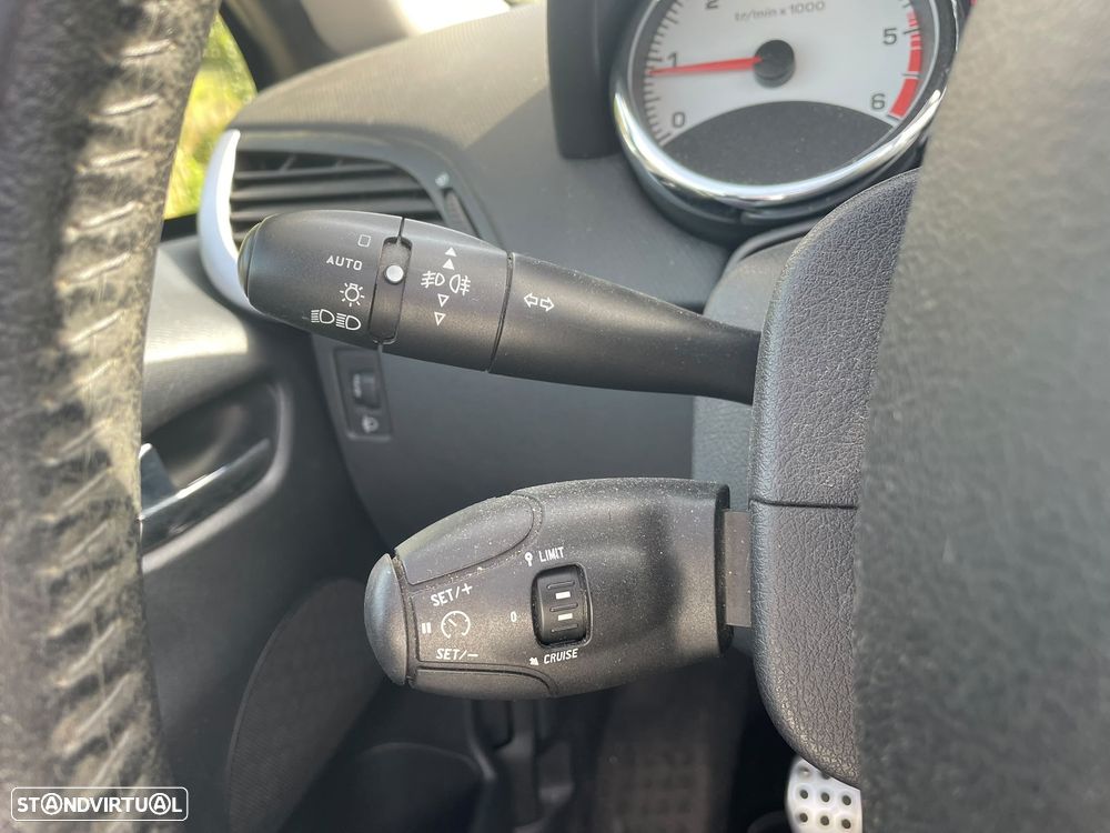 Peugeot 207 CC 1.6 HDi FAP Sport - 19