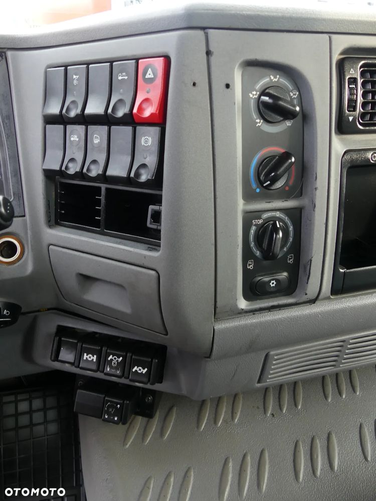 Renault MIDLUM 180  4x4 / WYWROTKA + HDS HIAB SKŁADANY W Z / - 22