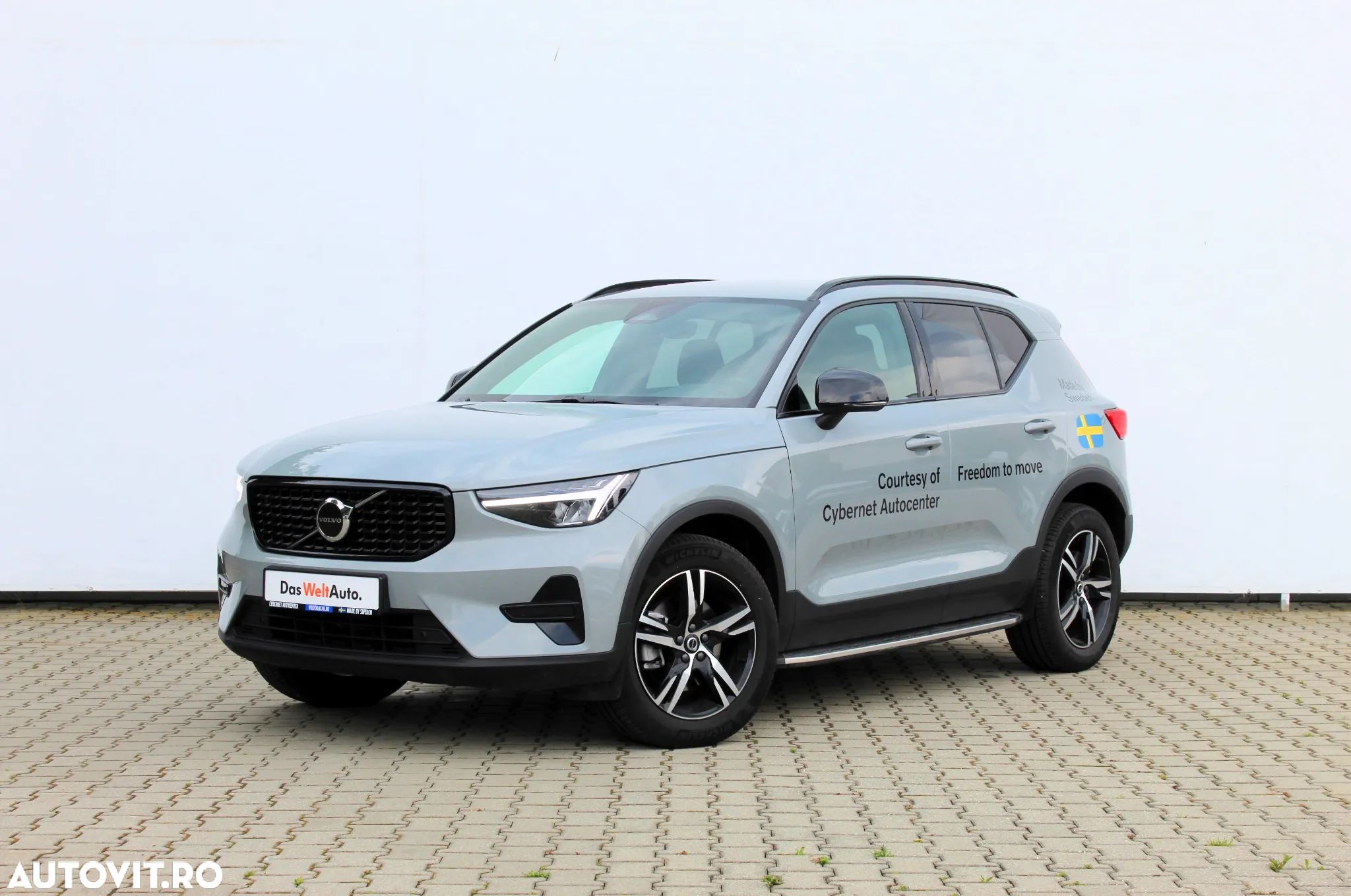 Volvo XC 40 B3 AT FWD MHEV Plus Dark - 1