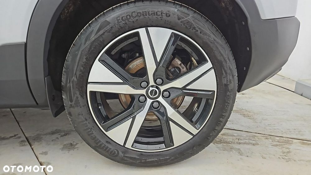 Volvo XC 40 - 25