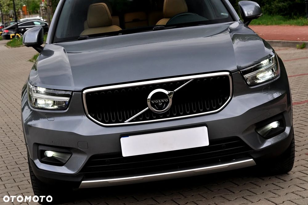 Volvo XC 40 D4 AWD Momentum Pro - 4