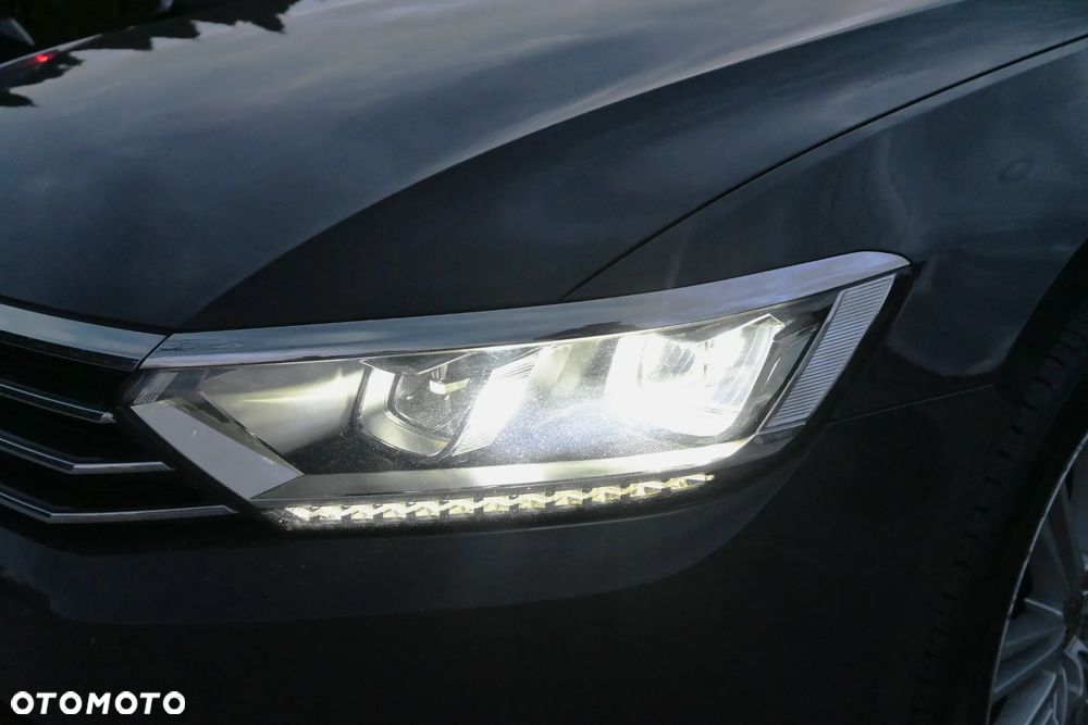 Volkswagen Passat 2.0 TDI SCR DSG Elegance - 9
