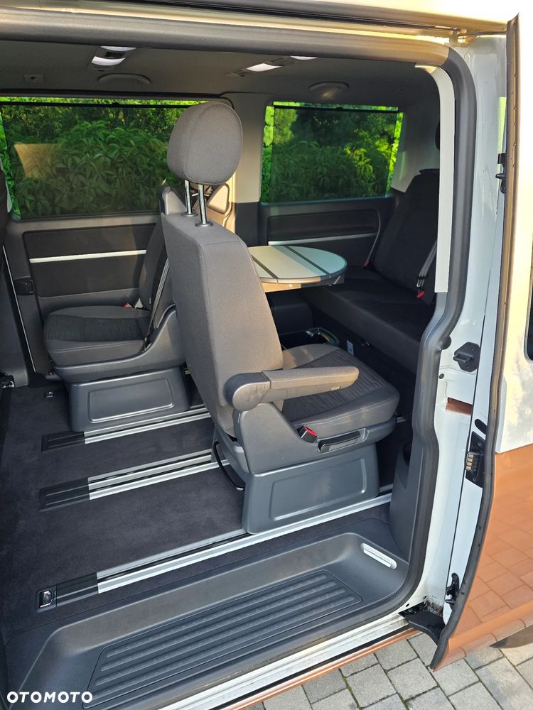 Volkswagen Multivan - 11