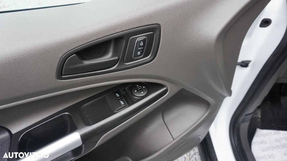 Ford Transit Connect - 13