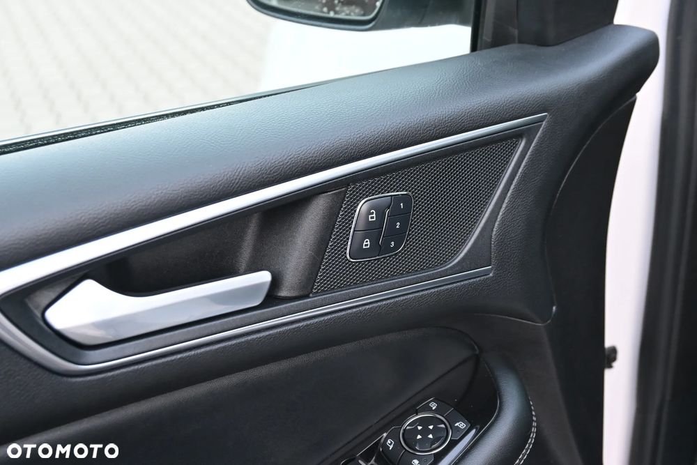 Ford Edge 2.0 TDCi Bi-Turbo 4x4 ST-LINE - 31