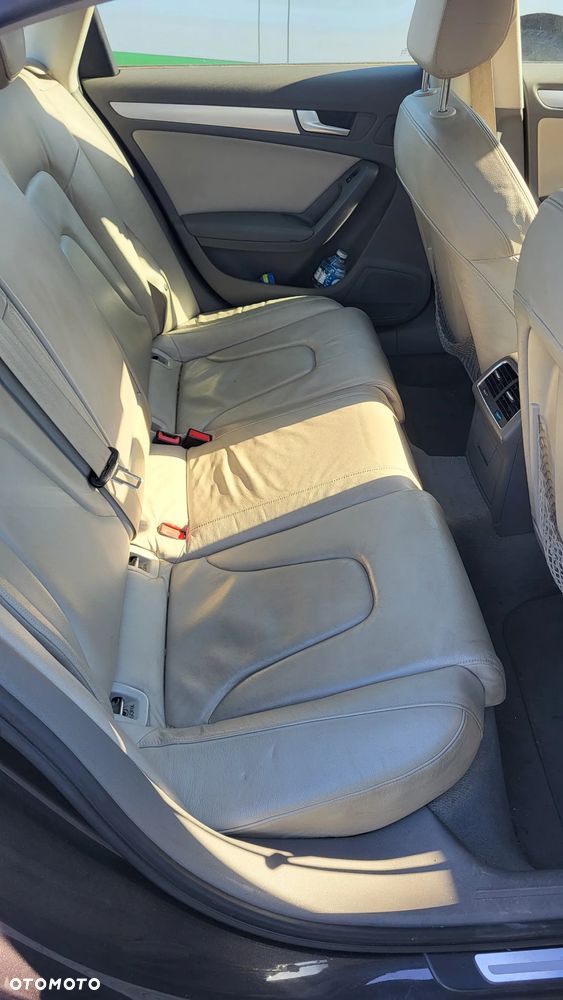 Audi A4 Limousine - 11
