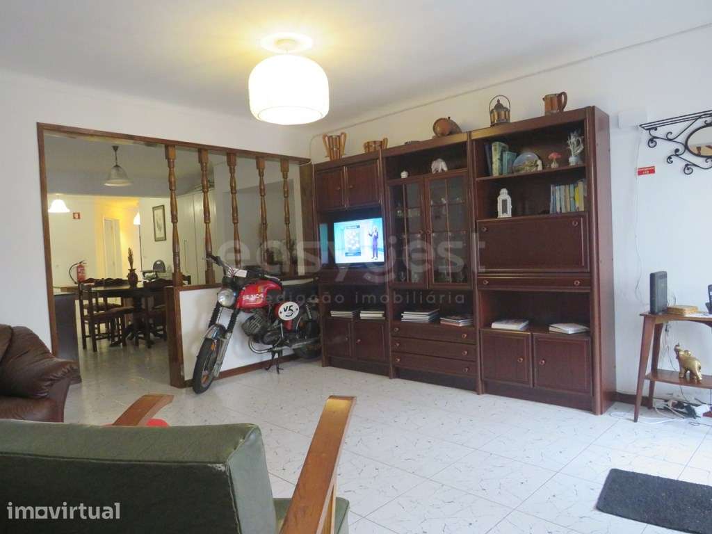 Moradia T2 no centro da Vila da Povoação - Grande imagem: 3/11